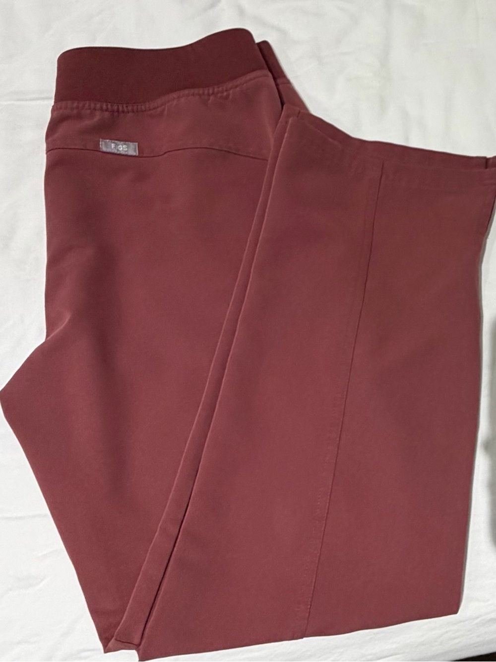 FIGS Women’s Kade Cargo Scrub Pant (Dark Cherry)